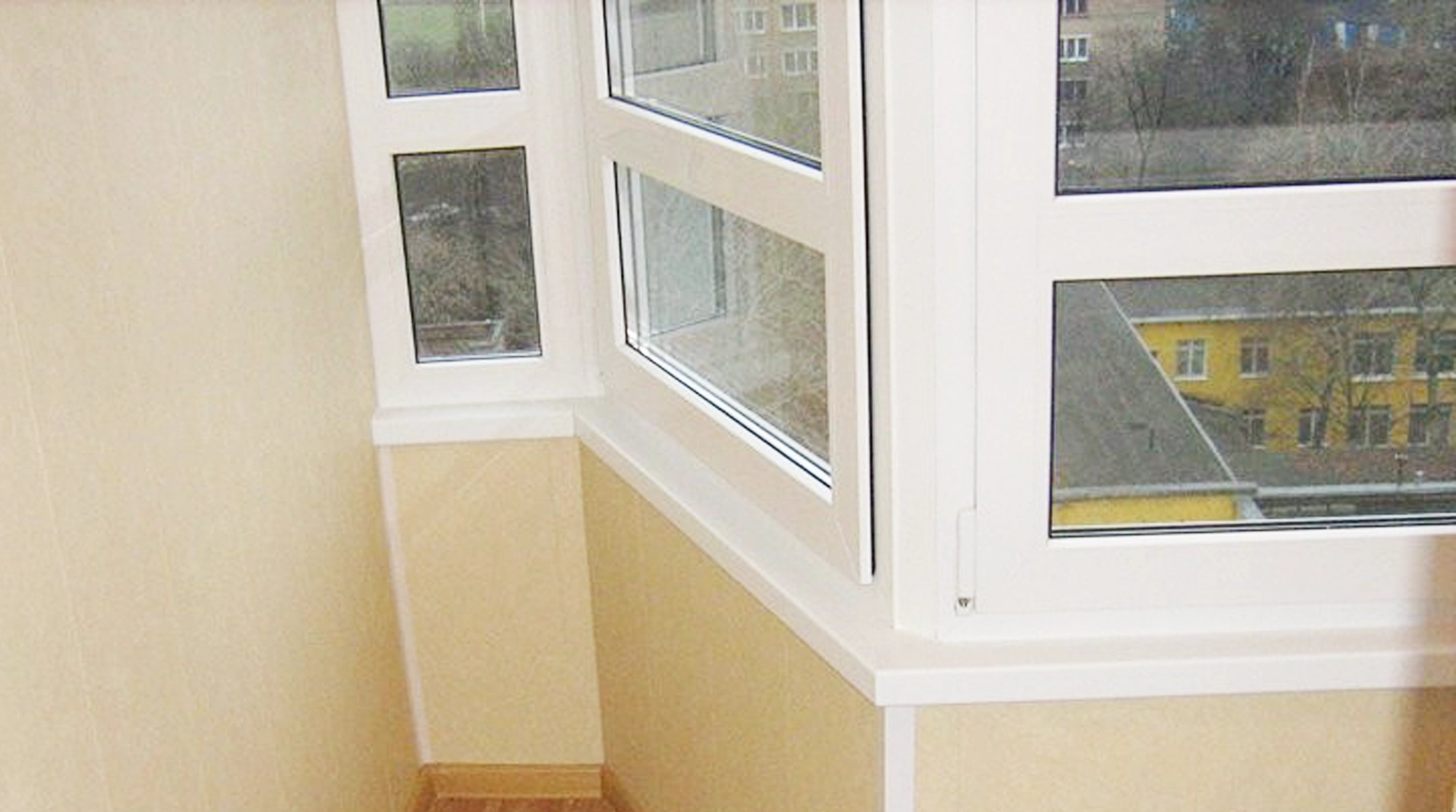 Двухэркерная ПВХ лоджия