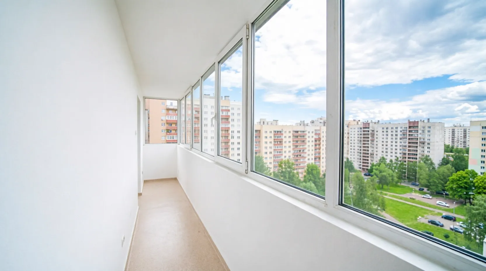 Г-образная ПВХ лоджия